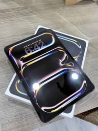 ipad pro M4 حجم 11 انتش ذاكره 256 بطاريه 89  جهاز نضيف مستخدم فقط دراس...