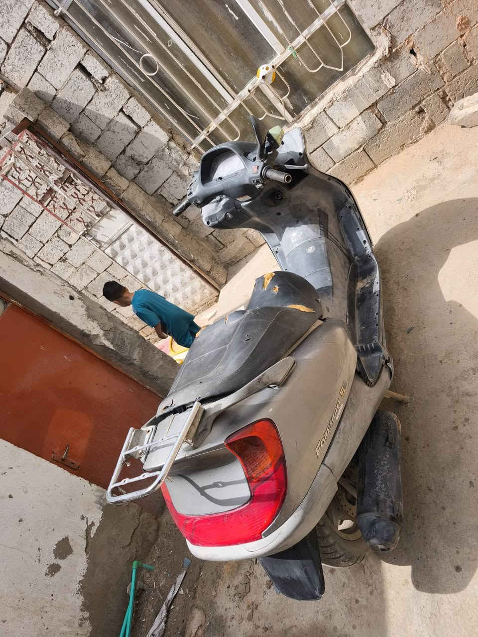 دراجه للبيع هوندا فورسايت.   نقصها بس باتري  هيه بيها ثنين بس كعدن لان صالي ١٥ يوم ما مشغلها  مكاني كوفه.  السعر ٢٦٠و


**إذا كنت صاحب هذا الإعلان وتريد حذفه لأي سبب، رجاءا أرسل رسالة إلى الدعم الفني**