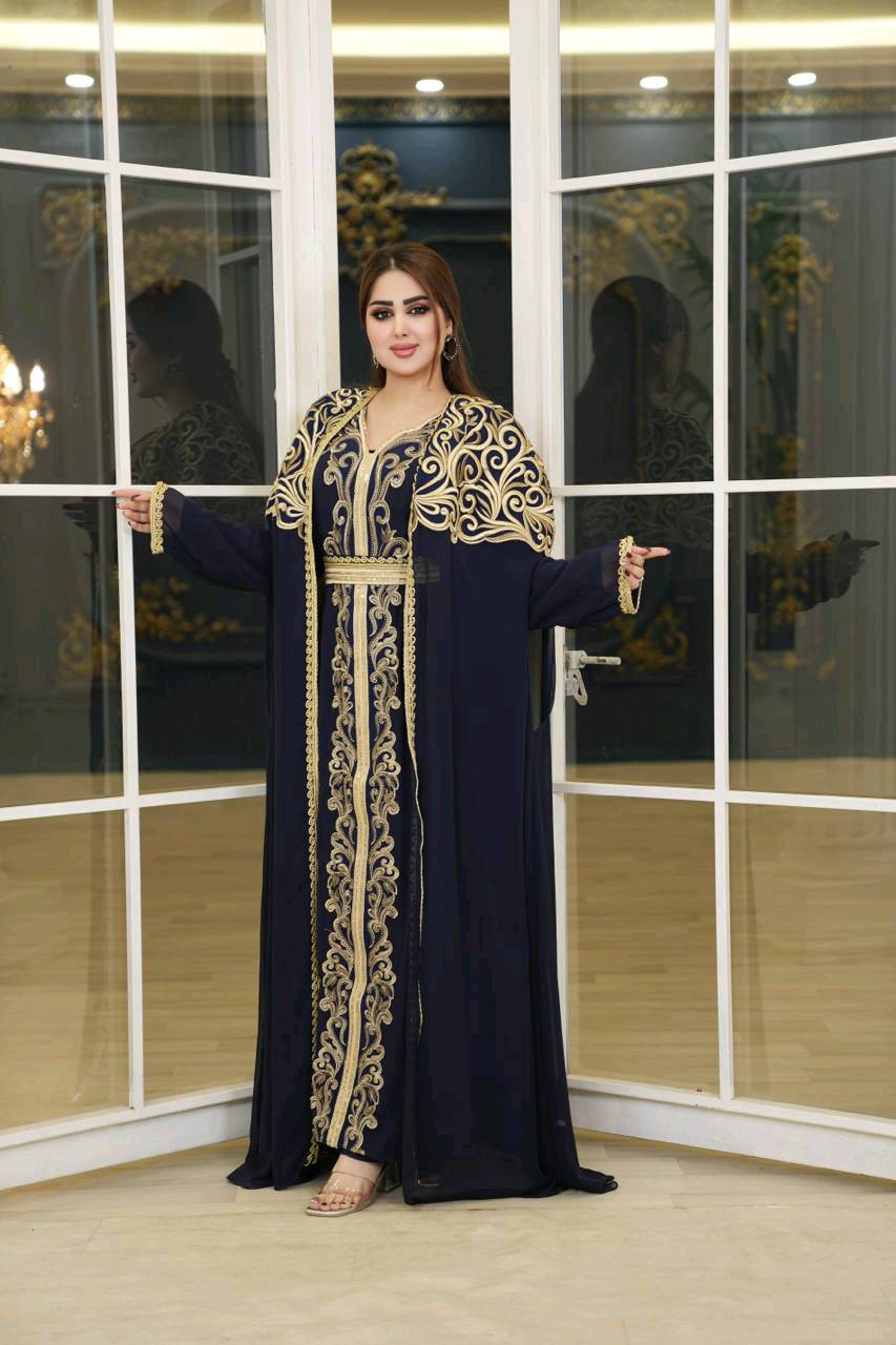 قفاطين مغربية♥️
 🪄الشغل تطريز حاسبة🧵🪡
🎗️مڪون من 3️⃣ قطع
←فستان داخلي شيفون مبطن بفيزون
←بشت خارجي شيفون 
←مع احزام

🎨🎨 الألوان :-الصورة
🎗️التلبيس :-  من وزن 60 الى وزن110
السعر 55 الف 