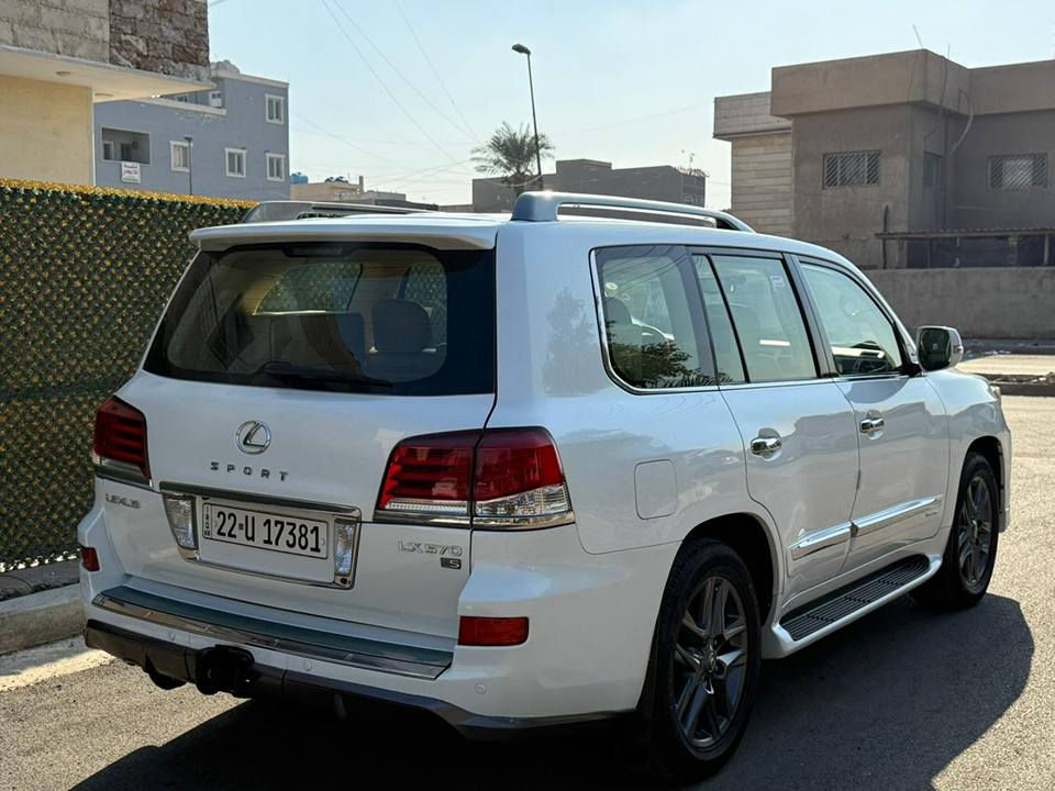 لكزز 2014 سبورت 
السياره مكفوله كفاله عامه من الصبغ ولظربه

فول مواصفات 1/1
بصمه 
ماشيه 97الف
كشنات جلد +خزن ميموري+كهرباء+حار بارد 
فور ويل +جكات 
فتحت سقف +شاشاكشنات 
صندوك كهرباء+حساسات خلفيه +كامرا 
ثلاجه 
فور ويل +ثلاث انضمة قياده 
راكب 7+قطع تبريد3
شاشه عدد3
تحكمات ستيرن 
تثبيت سرعه 
السياره جديده بمعنى الكلمه وبعد بيه مواصفات هواي 
ماشيه ٩٧الف 
مكينه كير مكفولات 
عنوان بغداد شارع فلسطين 
سعرهة 410
*********** بغداد, العراق
