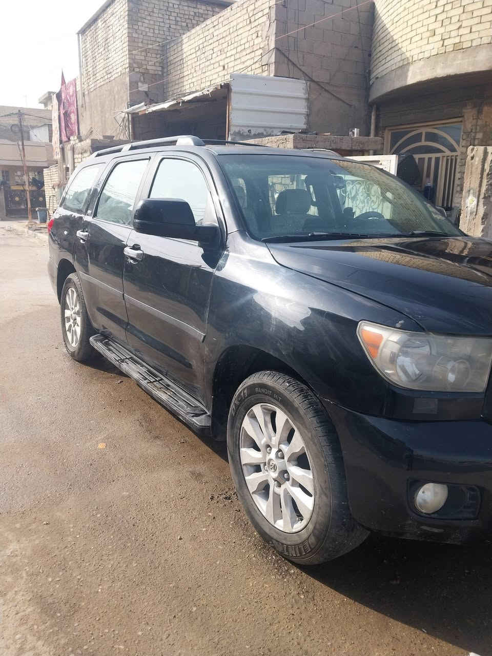 السلام عليكم 
سيكويا للبيع موديل 2008  بسمي مناسبة 120 بية مجال 
***********
