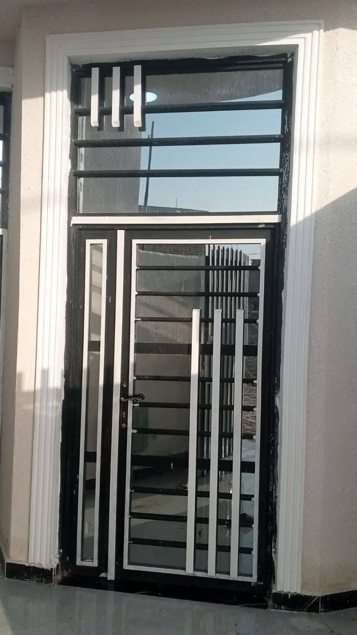 صبغ وترميم ومعالجته الرطوبه جدران صبغ شبابيك وجهيات وجدران اسعار مناسبه تواصل ***********
