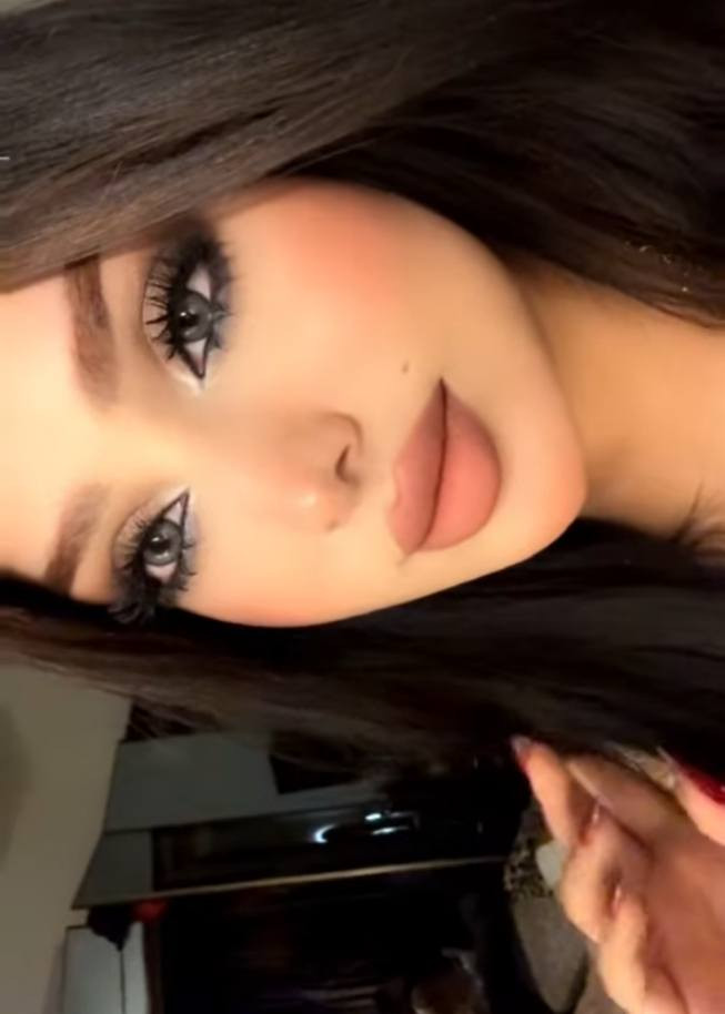 عدسات الملكه
كوني معنا أكثر فخامة 🔥💯
للحجز والاستفسار المرسله خاص او واتساب 👈***********
بيج الانسته earl.leneses
