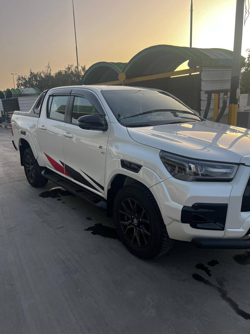 سلام عليكم بيكم تيوتا جي ار موديل2022سياره كفاله عامه من رصعه من صبغ من ضربه ماشيه 37الف حقيقي 
مكان السياره بغداد السعر 425يعني اربع دفاتر و25ورقع رقم***********
