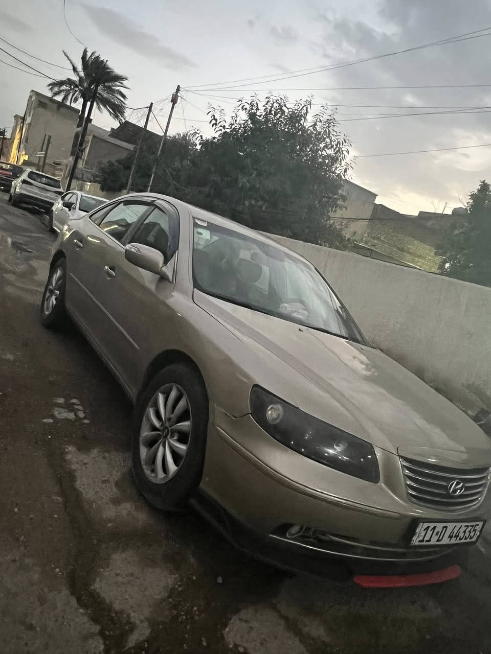 مراوس  حسب القناعه
***********

الموديل: 2007 Limited
المحرك: 3.8 لتر V6 بقوة 263 حصان تقريباً
العزم: حوالي 255 lb‑ft (~346 نيوتن·م)
ناقل الحركة: أوتوماتيك 5 سرعات بشيفترونيك (Shiftronic)
الدفع: أمامي (FWD)
السرعة والأداء: أداء قوي وسلس مع محرك مناسب لقيادة مريحة  ￼

⸻

🛋️ الراحة والداخلية:
 • مقاعد جلد فخم
 • مقاعد أمامية مدفّأة
 • تريم داخلي خشبي / جلد يعطي لمسة فخامة
 • شاشة وسطية (حسب التجهيز)
 • نظام صوت ممتاز (اختياري مع حزمة Premium)  ￼

⸻

📍 الميزات الإضافية في Limited:
 • شمسية خلفية كهربائية (Power rear sunshade)
 • جنوط 17 بوصة
 • تحكم كهربائي بالمقاعد (بعض النسخ)
 • ABS، نظام ثبات إلكتروني، تحكم بالجر
 • 8 وسائد هوائية (سلامة جيدة)
