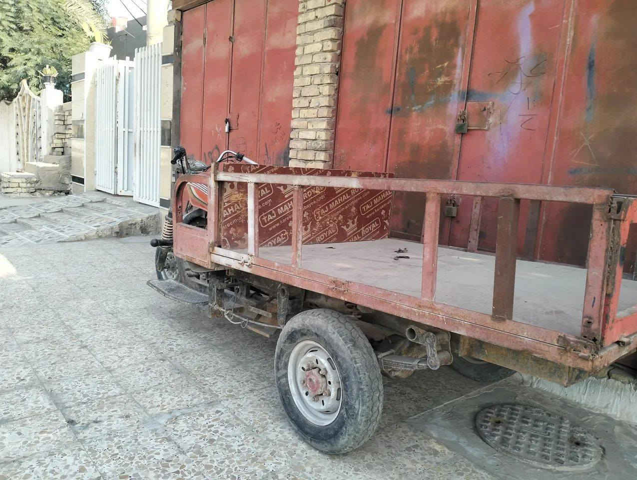 سلام عليكم ستوته للبيع بدون وراق مكفوله عشاير مكينه اخت الوكيل تواير جدد وعنواني العماره الماجديه والشراي يتصل عله هاذه الرقم ***********
