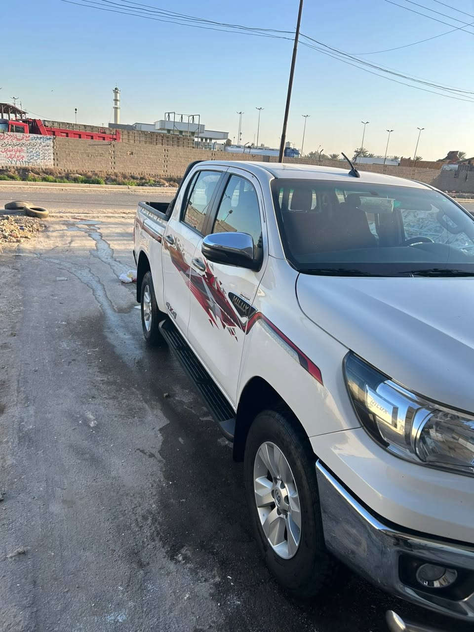 سلام عليكم البيع فورويل موديل 2020 كويتي فول مواصفات بصمه مكفوله كفاله عامه عده رصعه صغيره موضحه بصوره يم البك لايت الخلفي سياره جديده عله ايدي رقم دهوك تحويل مباشر مكان السياره بغداد المعامل ماشيه 141 
السعر 285 وبيها مجال بصيط لاستفسار‭0773 342 2045‬
