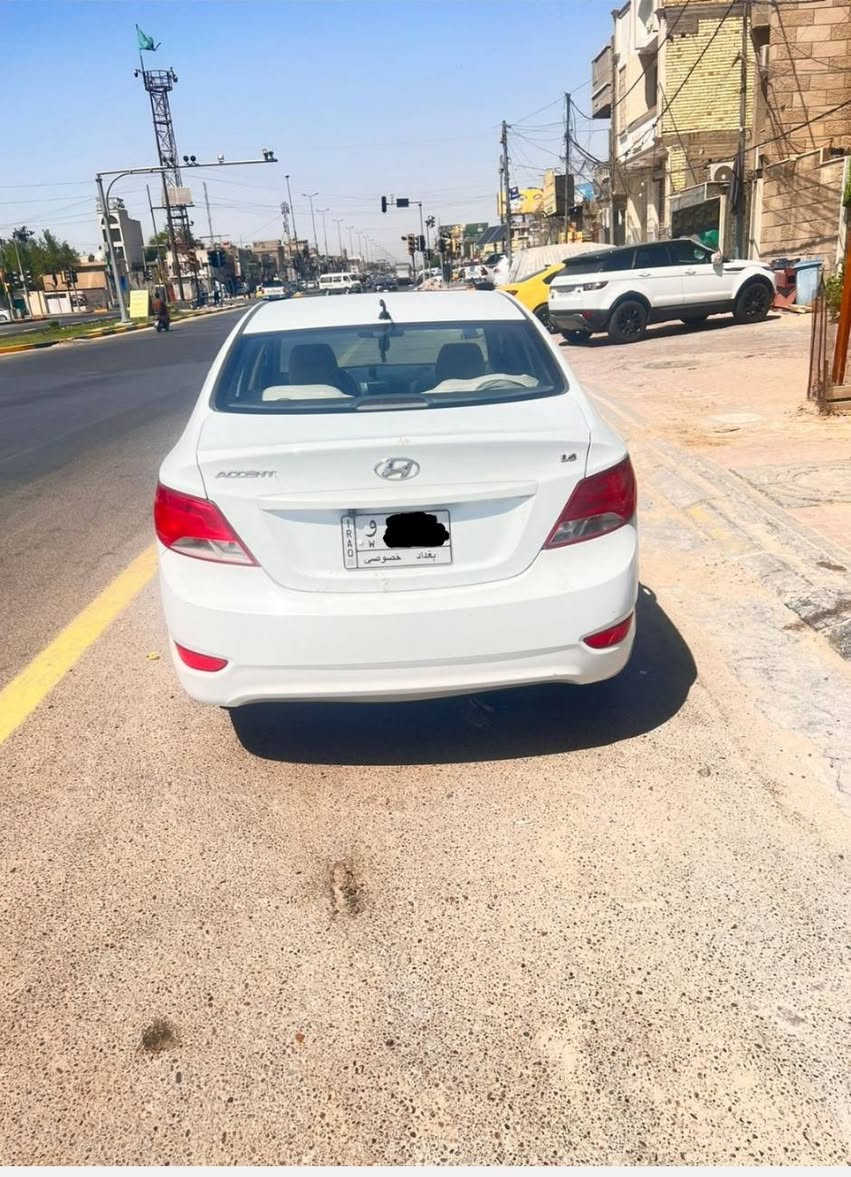 سلام عليكم سياره اكسنت موديل 15 خليجيه رقم بغداد 1600حجم مكينه  سعر سياره 95وبيه مجال بكاني بغداد رقم الهاتف *********** مواجد واساب24ساعه
