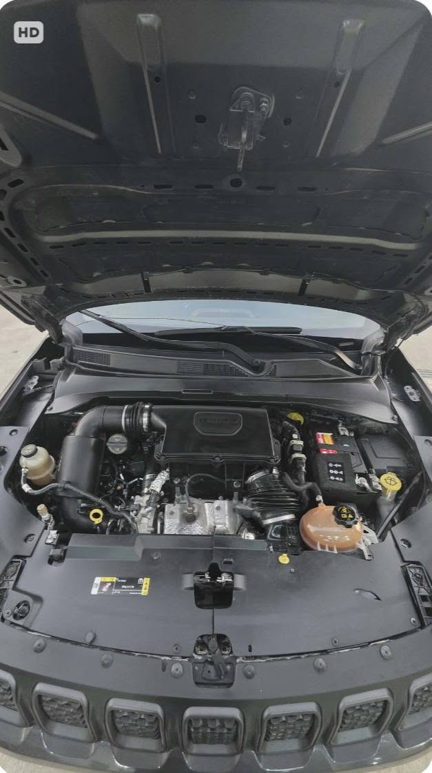 حياكم الله 
جيب Jeep كمبارس فئة الترايل هوك فول للأخير ماعده الفتحة
ماشية 20 الف صور حادث امريكا مرفقه بصور سيارة نظيفة وجديدة جدا 
مواصفات✅️
محرك 2.0تيربو اقتصادي 
بصمة 
كراسي جلد 
انظمة قيادة 4 
حساسات رادار نقطة عمياء تحديد مسار 
شاشة كبيرة 
وهواي مواصفاته بيه 
#السعر145$ بيه مجال بسيط
للإستفسار اتصل ***********

