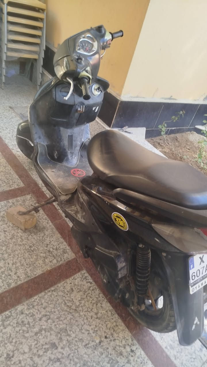 السلام عليكم سكنس نثيه
السعر350الف مكاني الهوير 
***********
