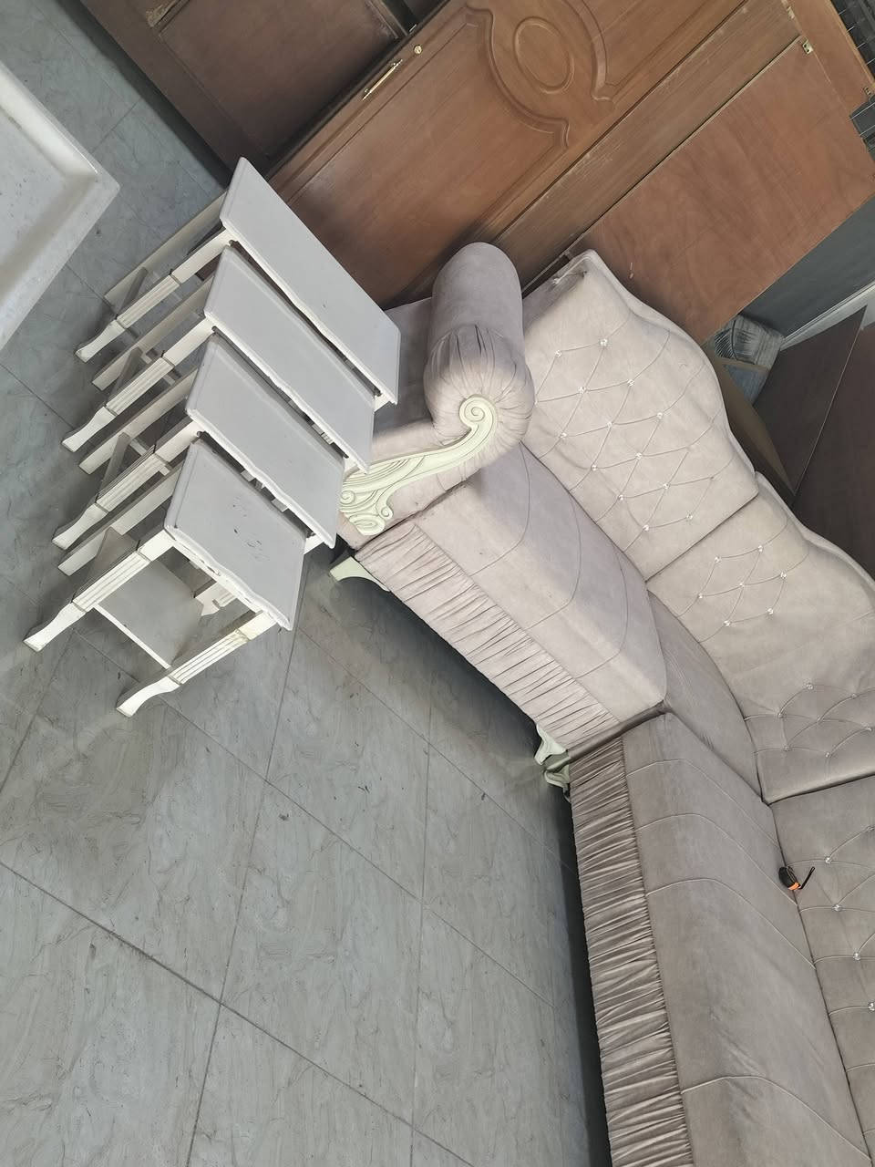 السلام عليكم ديوان 8امتار نضيف تفصال مو سوگي  بي لجوع زغار للبيع سعر 160مع طبلات عدد  4  وبيهن مجال مكاني كركوك كوباني اتصال على الرقم ( *********** ) #معرض الياقوت للأثاث والمواد المنزلية
