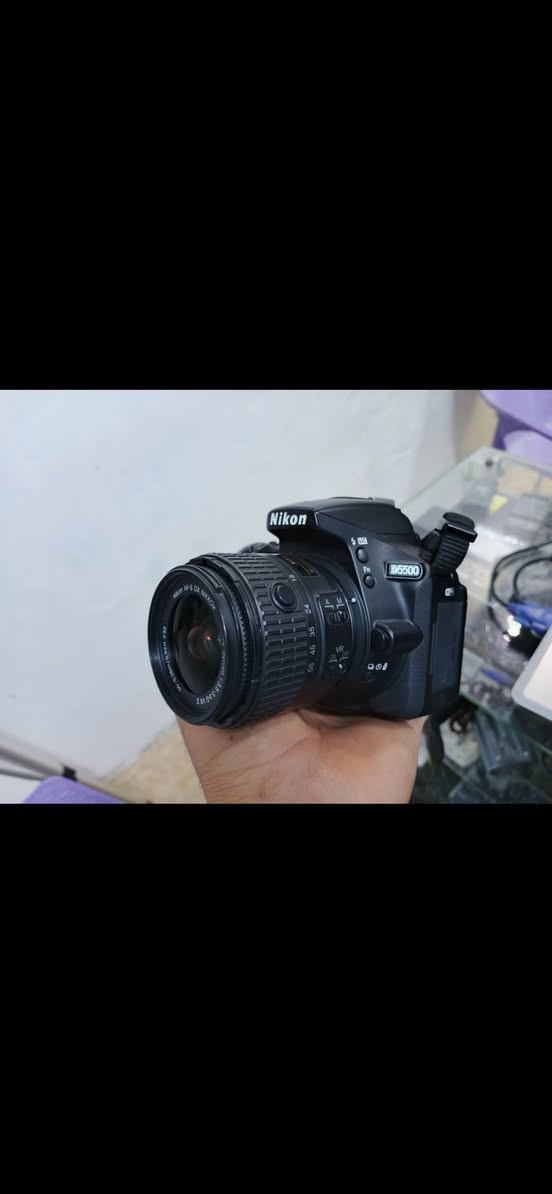 كامره نيكون 5500  نضيفه كلش الشتر 19 الف لبيع سعره 425 التواصل ***********
