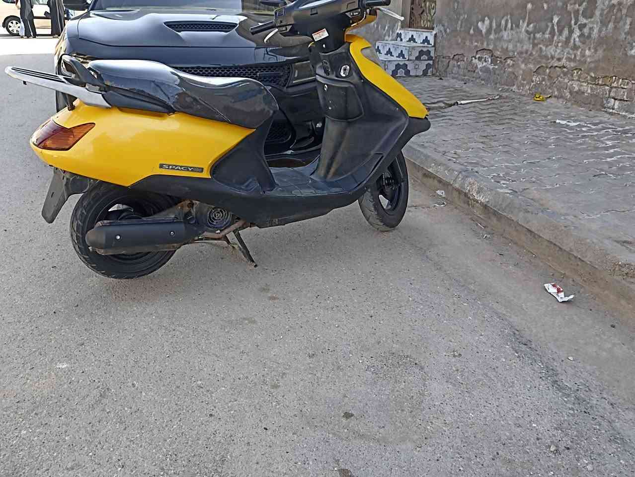 سلام عليكم دراجه سبيسي ياباني للبيع شغاله سلف هندر كهربائيات كله شغاله مبيه اي نقص قفل جنطه قفل سكان كله شغل مفتوحه رايمر كفر اصلي 
السعر 650 
العنوان الكوت الخاجيه 
***********
