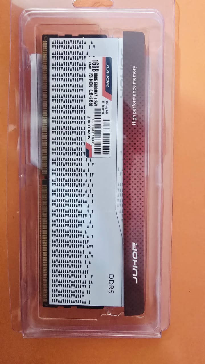 ذاكرة وصول عشوائي (RAM) من نوع DDR5 بسعة 16 جيجابايت وتردد 5600 ميجاهرتز من شركة Juhor.
ذاكرة DDR5 بسعة 16 جيجابايت.
 تعمل بتردد 5600 ميجاهرتز.
مصممة للحواسيب المكتبية (Desktop) لدعم الألعاب الثقيلة والمونتاج.

 ذاكرة وصول عشوائي (RAM) من نوع DDR5 بسعة 16 جيجابايت وتردد 5600 ميجاهرتز من شركة Juhor. 

أعلى سعر ابيع ...


**إذا كنت صاحب هذا الإعلان وتريد حذفه لأي سبب، رجاءا أرسل رسالة إلى الدعم الفني**