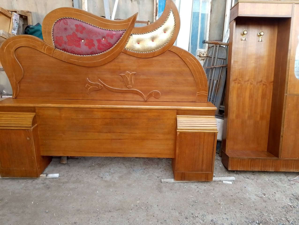 غرفه صاج للبيع
نضيفه 
سعرها 600 مع النقل والشد 
***********
اي استفسار خاص
