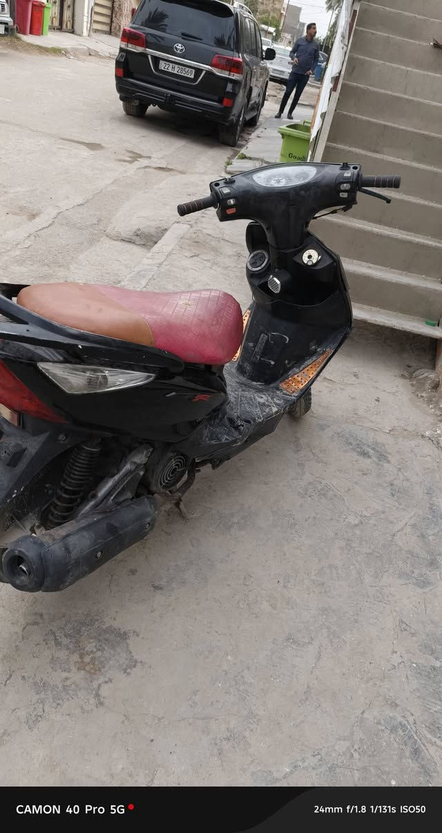 السلام عليكم للبيع دراجه نظفتها زين السعر 300 وبيها مجال رقم  *********** مكان بغداده
