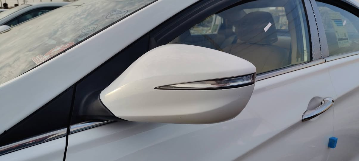 سوناتا خليجي 2013 رقم ذي قار الدولي. مكفوله من الضربة والصبغ والتبديل والبارد. مكينة 2000 دوش گير 6 نمر. نص فول. تحكمات شاشه كامرا خلفيه يدات نيكل ويل كب لايت زنون 
تبريد قطعتين مرايه شفط. اشاره بالمرءاة  مثبت سرعه نضام ايكو. جاهزه كير ومكينة وحدادية وتبريد وتايرات.( *********** ) اتصال او واتس اب 
بيع او مراوس
