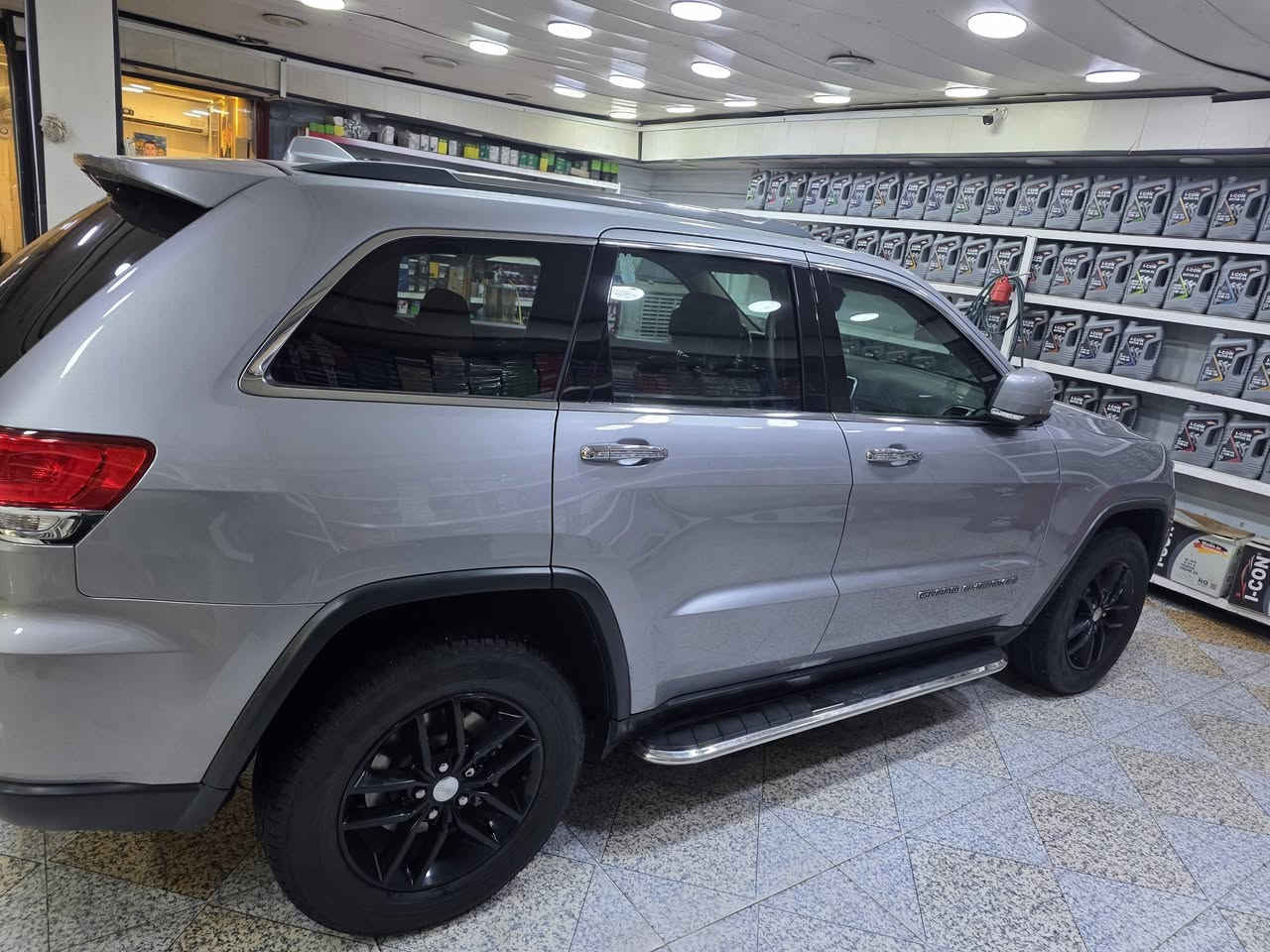 سلام عليكم 
للبيع جيب  خليجي🚘   لمتدد  2018 
او مراوس بجيب 2024 او 2025 

فوووول مواصفات

المحرك : V6.  3.6L ‎  

رقم سليمانية باسمي تحويل مباشر

سياره جديده استخدام شخصي
‏‎* المواصفات :

‏‎1ـ ادار امامي وجانبي 

‏‎2ـ نقطة عمياء 

‏‎3ـ فرش المقاعد من الجلد
‏
‏‎4ـ ويل قياس  18 .

‏‎5ـ مقود السائق كهربائي . 

‏‎6ـ تدفئة ستيرن . 

‏‎7ـ شاشه كبيرة 8.4 انج .

‏‎8ـ نظام الملاحة (GPS) . 

‏‎9ـ نظام خاص للطرق الوعرة . 

‏
‏‎10ـ المصابيح الأمامية مع LED لايت . 

‏‎11ـ كشافات ضباب بروجكتر زنون . 

‏‎12ـ تشغيل عن بعد 

‏‎13ـ حساسات أمامية .

‏‎14ـ حساسات خلفية .

‏‎15ـ كاميرا خلفية .

‏‎16ـ بخاخ ماء لتنظيف المصابيح الامامية .

‏‎17ـ مرايا بخاصية التعتيم الذاتي . 

‏‎18ـ مرايا جانبية قابلة للطي . 

‏‎19ـ  بلوتوث تلفون . 

‏‎20ـ محدد سرعة . 

‏‎21ـ نظام تشغيل واطفاء اوتماتيكي للمحرك للتوفير من صرف الوقود . ( Auto Start System ) .

‏‎22ـ نظام بريك اوتماتيكي ( Auto Break System ) .

مكان سيارة بغداد الدورة

السعر 245  

 للتواصل👇🏼
***********
