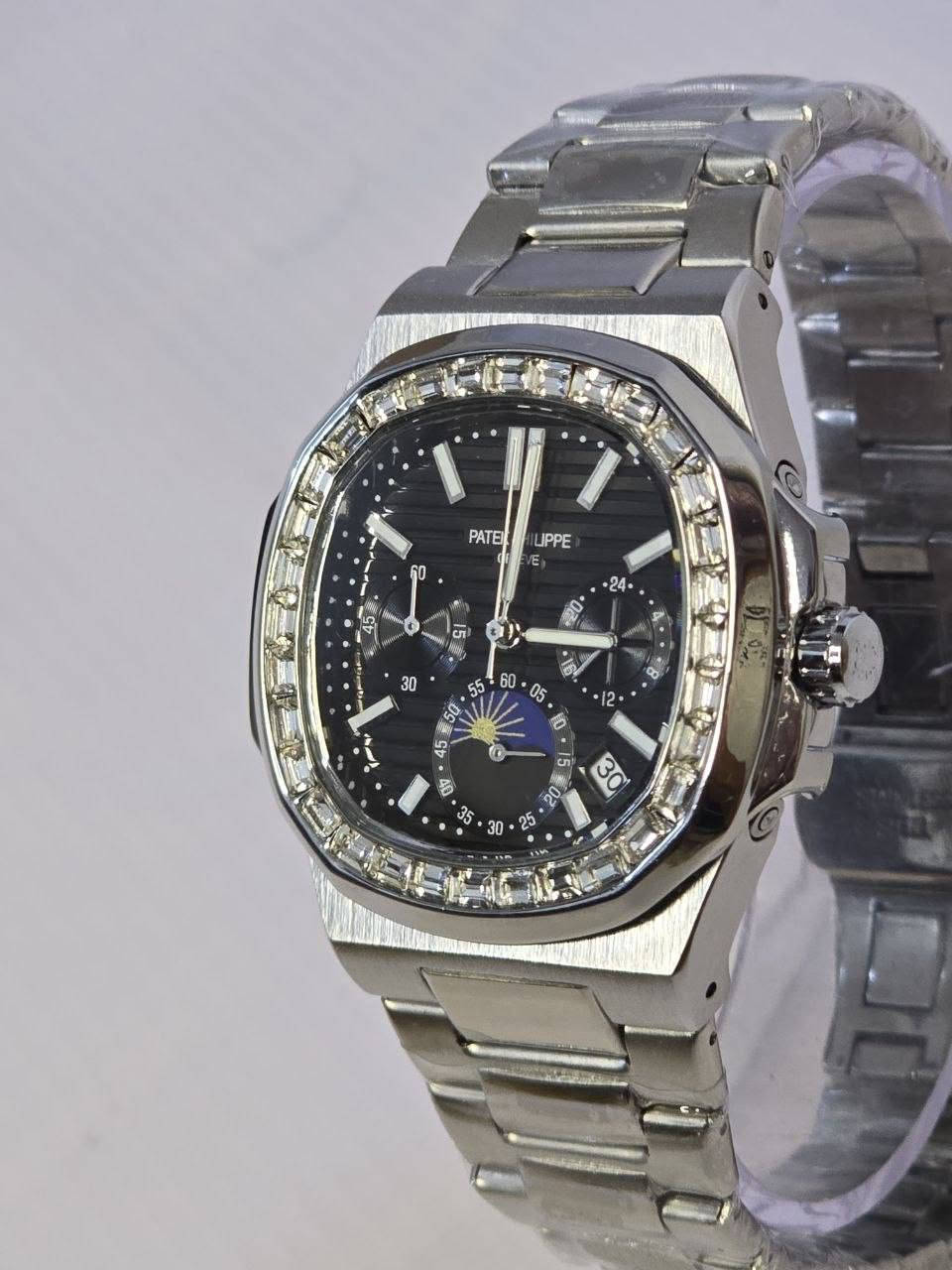 ساعة باتك فلب PATEK PHILIPPE مشذر

تحفة فنية 
لرجال الاعمال
مكينة كوارتز ( نظام ستوبوج ) جميع السناتر شغالة
ثلاث تحكما ( 1 ظاهري و 2 مخفي )
هيكل يتانلس ستيل والطوق مشذر دايموند
ميناء مميزة مزودة بمنفذ تاريخ 
زجاج معدني ضد الخدش
مقاومة الماء والغبار 
 قفل فراشة مختوم حفر 
ساعة مختمة بالكامل

🔴ملاحظة متوفر قطعة فقط 

السعر :- 40 ع اول تم 
للحجز والاستفسار يرجى مراسلة الصفحه
او واتساب ***********
#ساعات #فولو #لايك #اكسبلور #متابعة
