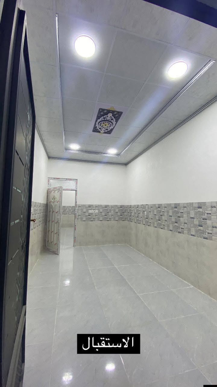 🏠 دار طابق ونصف للبيع (بناء حديث - زيرو)
الموقع: الموصل - حي الانتصار (شارع 60) من جهة الميثاق.

✅ تفاصيل العقار:

المساحة: 100 متر مربع.

نوع العقار: طابق ونصف (بناء حديث، لم يسكن سابقاً - زيرو).

الخدمات: شارع تبليط، خدمات كاملة، موقع مميز جداً.

السند: طابو الزهور (شرط التحويل باسم المشتري).

🛌 مكونات الدار:

غرف نوم عدد (2).

هول داخلي عدد (2).

استقبال واسع.

مطبخ مجهز.

مجموعة صحية (حمامين).

الاستلام: فوري ومباشر.

💰 السعر:

77 مليون دينار عراقي (مع مجال بسيط للشراي المباشر).

📞 للتواصل والاستفسار:

يمكنكم الاتصال أو المراسلة عبر واتساب على الأرقام التالية:

آسيا:*********** وتساب
