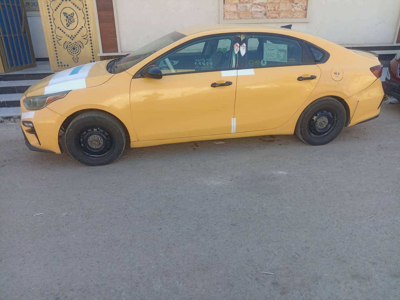 السلام عليكم سياره نوع كيا فورتي موديل 2022 زيرو ماشيه قليل وارد امريكي ضررها جاملغ خلفي وباب وباقي مكفول سياره محرك دوش 2000 رقم بغداد مشروع وطني مصفره هيئه وغرامات سياره جديده مامتعوبه السعر 108 مكان السيارة ميسان الشراي يتصل *********** اااا ***********
