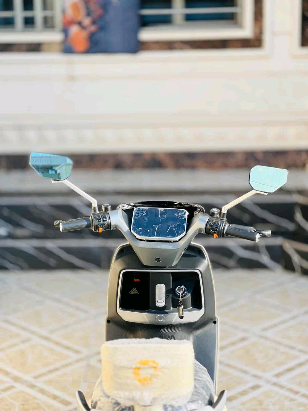 ✨ دراجة سونرا –SUNRA ✨
🚴‍♂️ من الصانع العملاق SUNRA العالمية – موديل 2026
بيها ضمان 3 سنوات ملف 
وا ضمان باتري سنة
وا عقل سنة ونص 
وبي بعد 30 شغله بيها ضمان
كتلوك موجود 
🔰 المواصفات:
🛞 ملف 1500 حقيقي برسنس حقيقي 100 بل 100 يعني جيب مال السوك المكتوب علي 3000 شرط العندي انشط
🔋 6 بطاريات كرافين كرافين مو عاديات  – 26 أمبير ⚡ 72 فولت
🚀 سرعة حقيقية 60 كم/س بتحكم 3 سرع
📏 مسافة مقطوعة بالشحنة الواحدة: 50 – 60  كم (حسب الاستخدام والسرعة والوزن المحمول)
حقيقي مو وهمي الكيج
 نضام P
🔄 نظام الرجوع للخلف R 
🛑 بريك هايدروليك دسك بكفاءة عالية
🌀 دبلات هايدروليك أمامي وخلفي – راحة ونعومة على الطرق
📺 شاشة رقمية لعرض المعلومات والسرعة
🔑 بصمة عدد 2 + تشغيل عن بعد وسويجين
🚨 جهاز إنذار ضد السرقة
💺 كشن سياحي مريح لشخصين
📦 مساحة تخزين واسعة تحت الكشن
🔌 منفذ شحن UPS للموبايل
💡 لد لايت أمامي عالي الوضوح + رماش عالي/واطي
🔴 بك لايت لد بتصميم مميز
🌟 لد أمامي وجانبي نهاري/ليلي عصري
🚦 إشارة رباعية لزيادة الأمان
🦾 استاند عدد 2 (وسطي + جانبي) بي حساس من ينزل ما يمشي المطور 
 ( ألون  مميز ) 
🚀 قوة وأداء لا مثيل له… خيارك الأمثل على الطريق
ماطور رزن تمشي بي 50 وتعوف ايدك لا يمني ولا يسر يروح 
شرط حالو حال الريان اذا ما اضبط 
كلو مختم SUNRA
يوم 2/11  اخذتو ول وصل موجود 
✅ ☎️( ***********)
 السعر 850 بي مجال او مروسه 