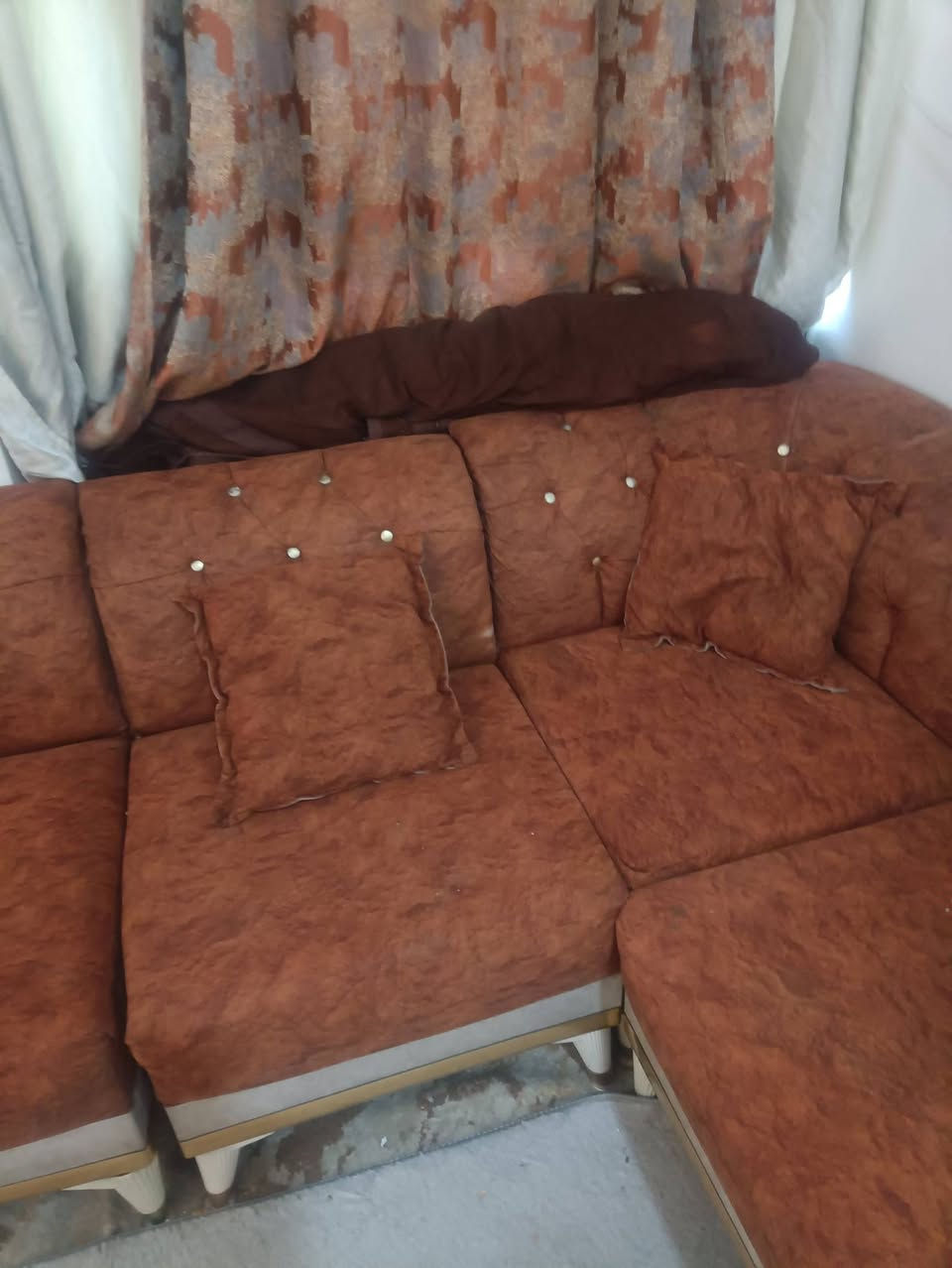 السلام عليكم
تخم ديوان للبيع
السعر 250 الف وبيها مجال
الرقم ***********
