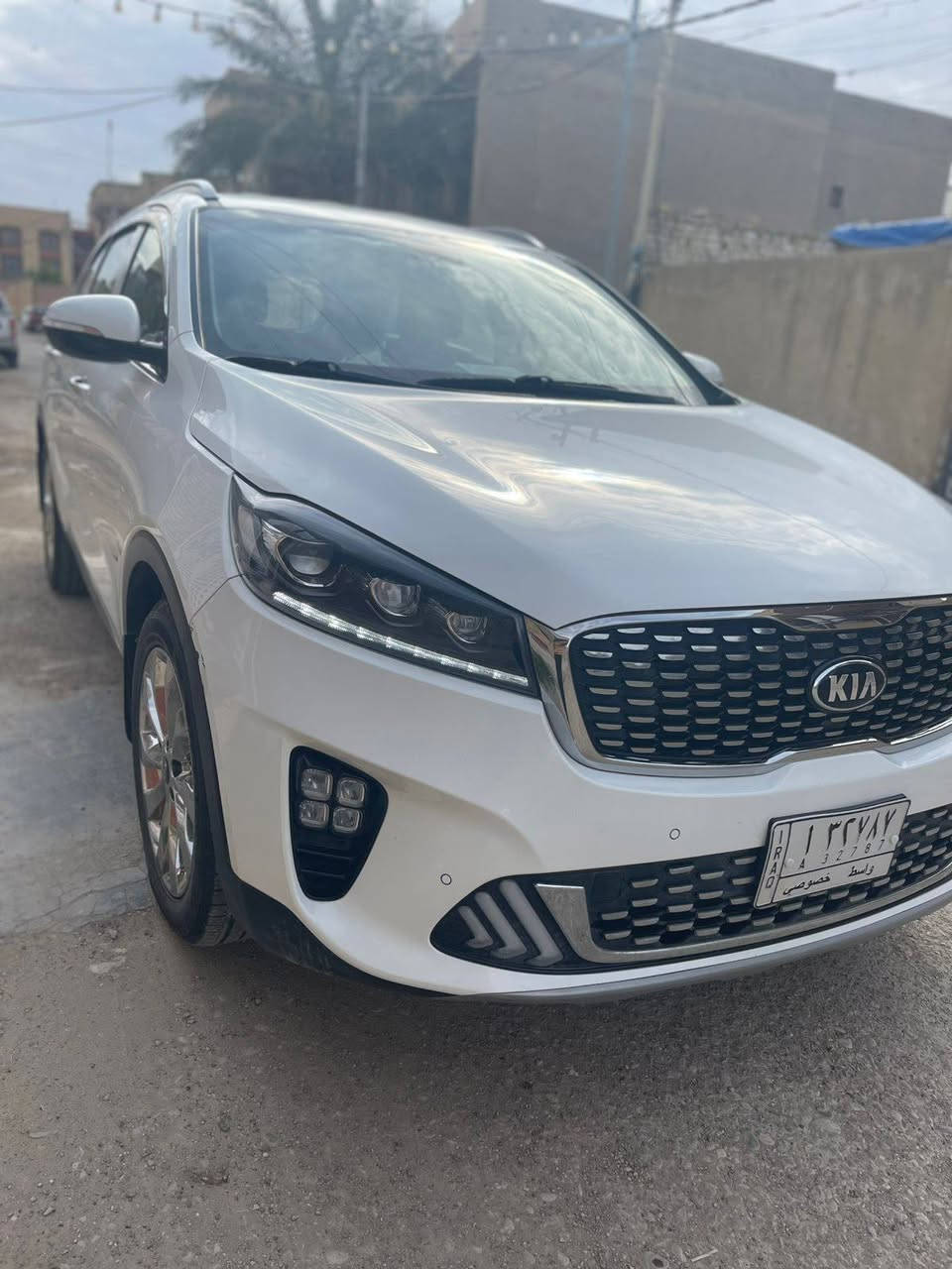 سورنتو 2018 شكل 2020 خليجي فول عدا الفتحه ، بصمه جنطه كهرباء ، كشنات جلد كهرباء ، حساس امامي خلفي ، مكينه 6 ، ماشيه 77 ، رقم واسط ، السياره مكفوله من كلشي ، بيها شخطين ب دعاميه الاماميه والباقي مكفول . 
السعر 230 وبي مجال بسيط . 
*********** ، مكان السياره الكوت / الحاوي .
