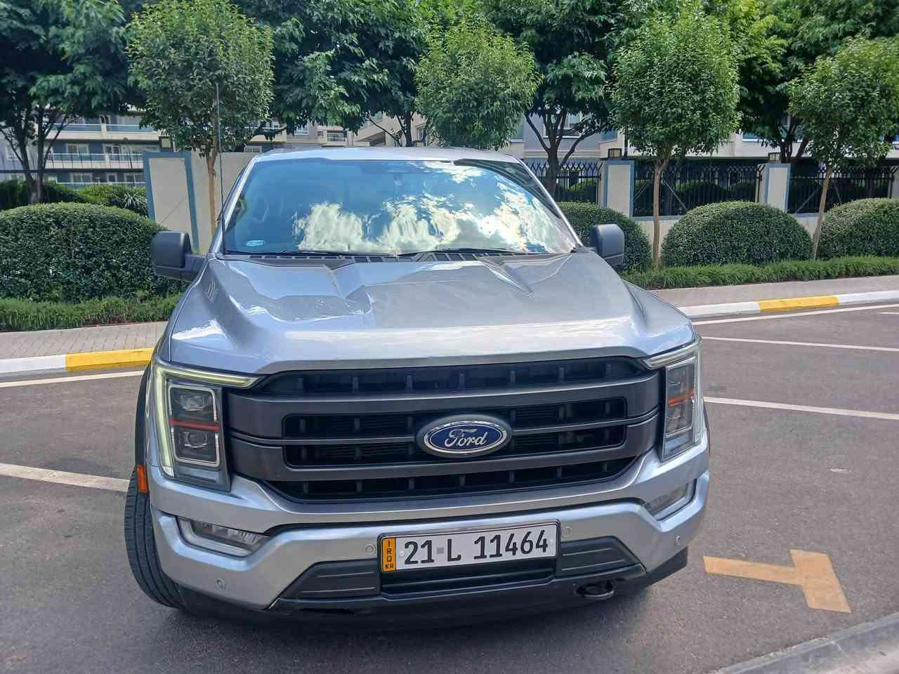 Ford F150 2023 کلین تایتڵ کەنەدی دەبڵ ئەکسل 
مواسەفات لاریات ی فول فولە بێ پانۆڕاما نمونە لە جوانی 
بێ بۆیاخ و بێ دەعم و لێدراوی کەنەدیە 
مەکینە ٨ بستۆن گێڕ و مەکینەی بەشەرت نەکراوەتەوە و کامل سێرڤس کراوە 
مواسەفات( شاشە گەورە و گێچی ئەلیکترۆنی - کوشن جلدی ناو قاوەییە کوشن سارد و گەرمە پێش و دواوە- ڕادار ٣٦٠ ) 
کامل جوانکاری بۆ کراوە 
نرخ: ٢٩٥$ و معامەلەیەکی کەم 
Nrx:295$ majal 
سلێمانی ناوشار
ژمارەی خاوەنی :*********** السليمانية, العراق
