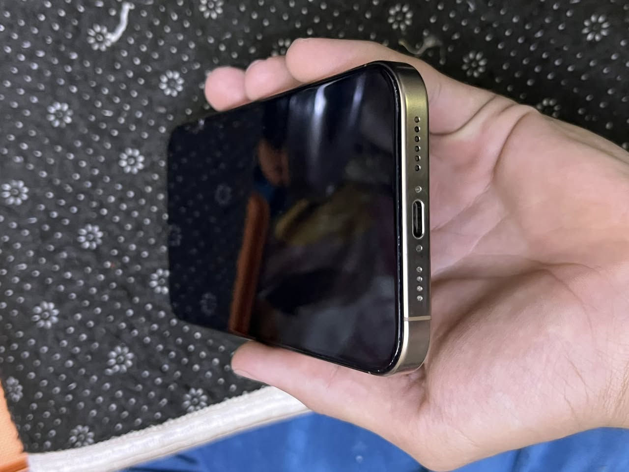 السلام عليكم ايفون 16برو ماكس اللون الذهبي جهاز فولل نضافه بطاريه 91 ذاكره 256 الجهاز صار بي خلل مصنعي وراح الشركه ماستر سولهه بورد وبطاريه وبي ضمان الى نهايه 2026 كارتونته وغراضه كولهه موجوده وجهاززز كولششش نضيف السعر 1150وبي مجال بسيط عنوان بغداد حي اور *********** ملاحضه هاي الزكه بيهه ضربه مو الشاشه ❤️
