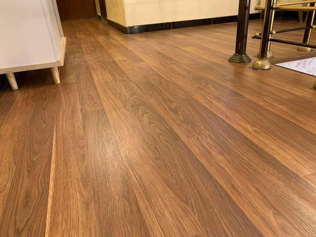 ارضيات باركيه تركي خشب حسب الذوق الأنواع.. أهلنا بسمايا  تريد تغير بالشقة من ديكور أرضية اتصل وادلل علينة.. سعر المتر كرستة وعمل 25 الف  معى الأزارة 💫💫***********
