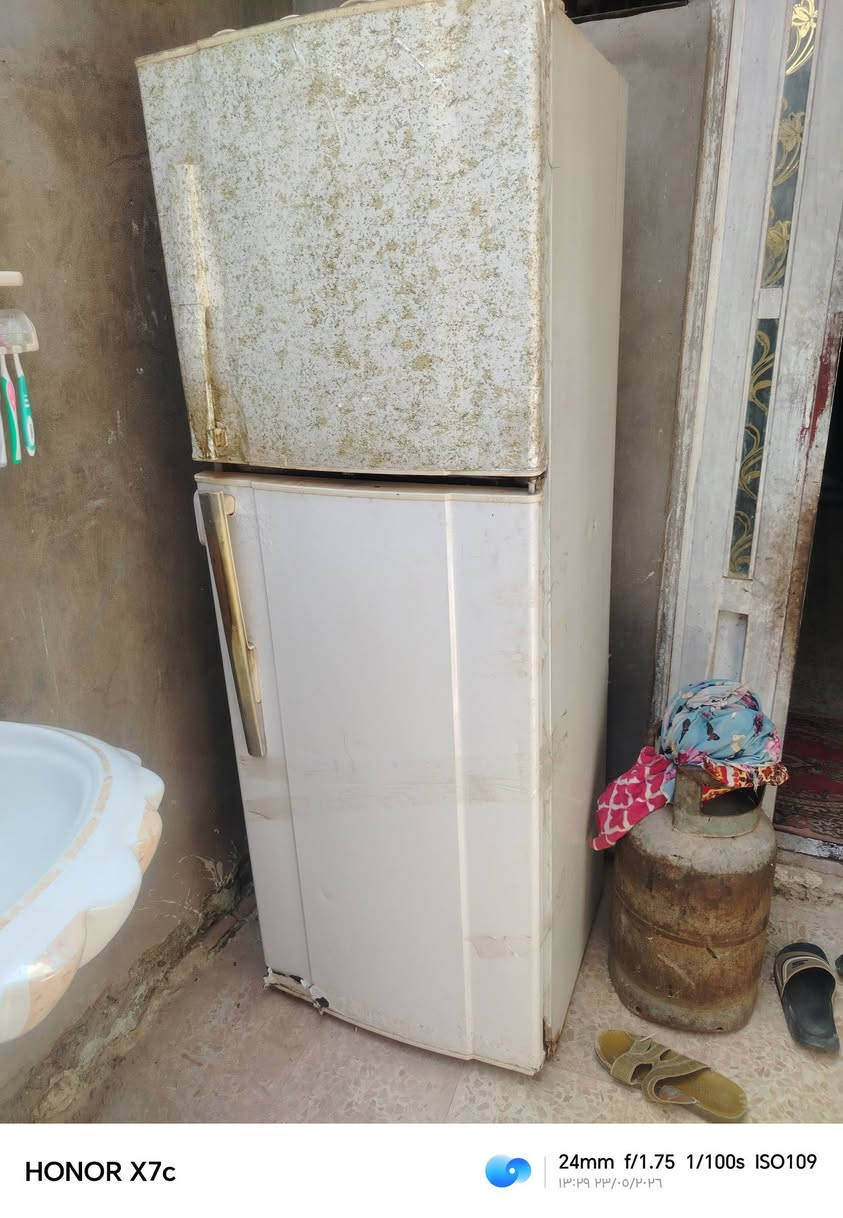سلام عليكم ثلاجه لبيع تبريدها فول شغاله مابيه كل نقص فريزها شغال جديده ونضيف اليريده بخدمتكم سعره 75قفل مكاني نجف كوفه الاستفسار رقمي ***********واني خادم
