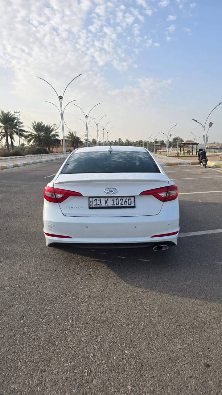 السلام عليكم
للبيع سوناتا 2017 أمريكي محرك 2400 رقم بغداد تحويل ثاني يوم السياره عليها ادامه كامله صدر جديد السياره احلا من الصوره بيها مكانين صبغ بسيطات بدون اي ضرر كشنات جلد السعر 130  العنوان عامرية الفلوجه للإستفسار ***********
