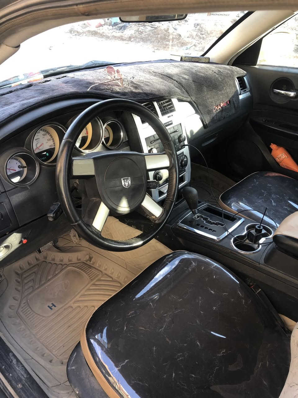 جارجر موديل ٢٠٠٩ رقم انكليزي سياره جاهزه للبيع او المراوس حسب القناعه مكانها ديوانيه
***********
