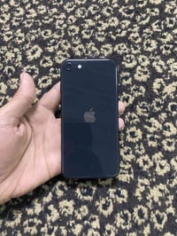 ايفون SE • ١٢٨ • بطارية ٧٧