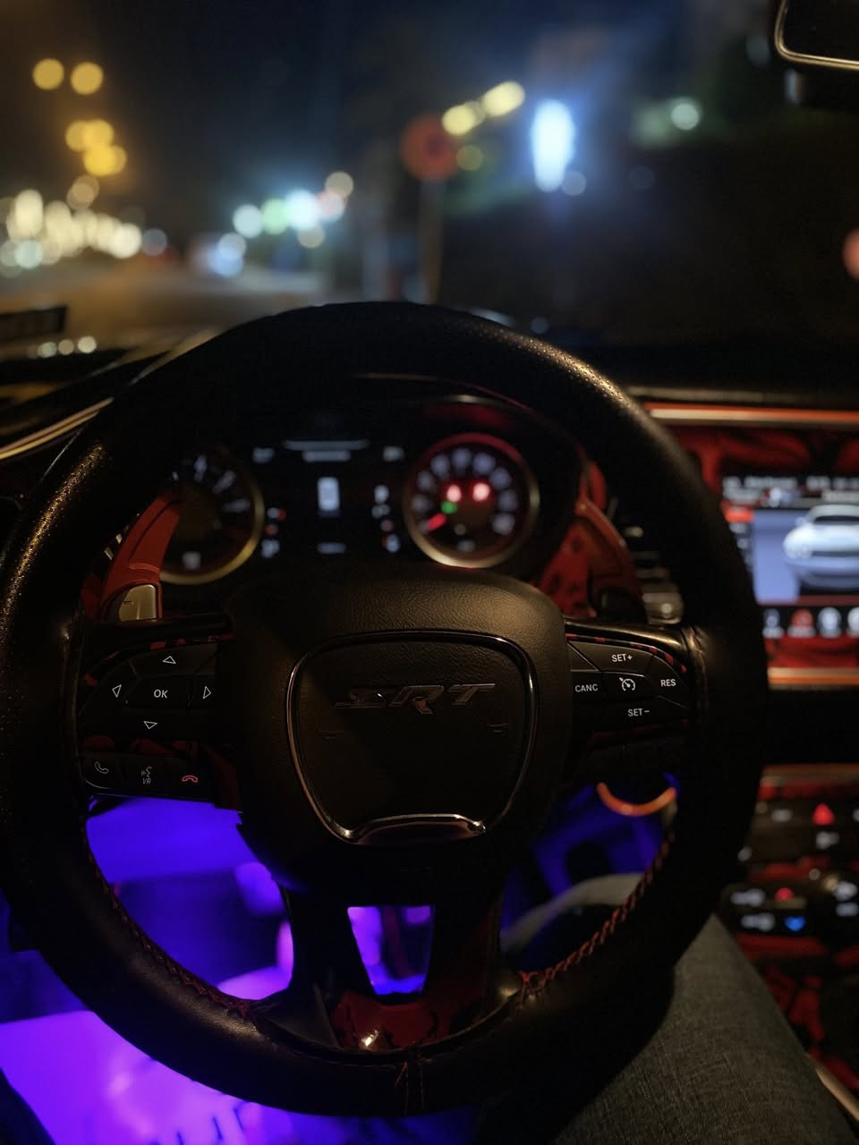 السلام عليكم
جالنجر ٢٠١٦ v6 3600 ماشية ٨١ ميل صور السونار مرفقة سابقا بيها قطعتين والجاملغ الخلفي بارد لكن شغل الجاملغ جان مخربط وانصبغ يعني ٣ قطع السيارة مرتبة و عليها ادامة كاملة من منظومة بانزين من دهن مي راديتر براد دهن ترايها قوي السيارة وباسمي تحويل مباشر زارعلها عدسة لايت ب ٥٥٠ الف نهار يخبل السيارة للبيع بدون مراوس السعر ١٤٠ وبيها مجال بسيط كلش وكلشي ذاكر والسونار كدامك يشرح كلشي المكان بغداد حي الجامعة للاستفسار الاتصال على 
***********
اتصال فقط غير متواجد على النت
