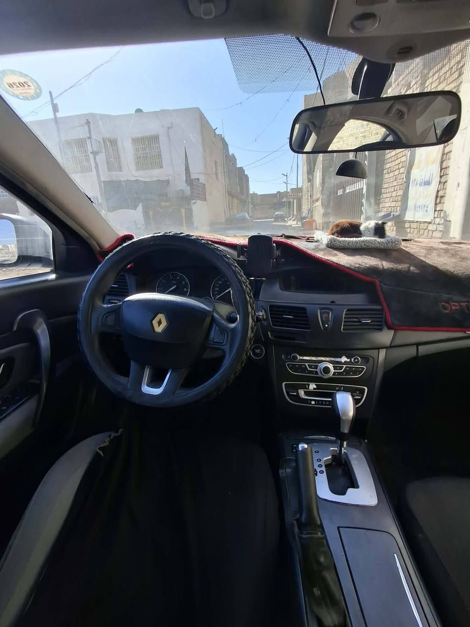 رينو سافران موديل 2012 محرك 4 سلندر 2000 كير مكفول تبريد ثلج بشرط تدفئه 
بصمه 
تبريد قطعتين 
مثبث سرعه وتحكم سرعه 
باقي المواصفات معروفه 
سعر 75 
***********
