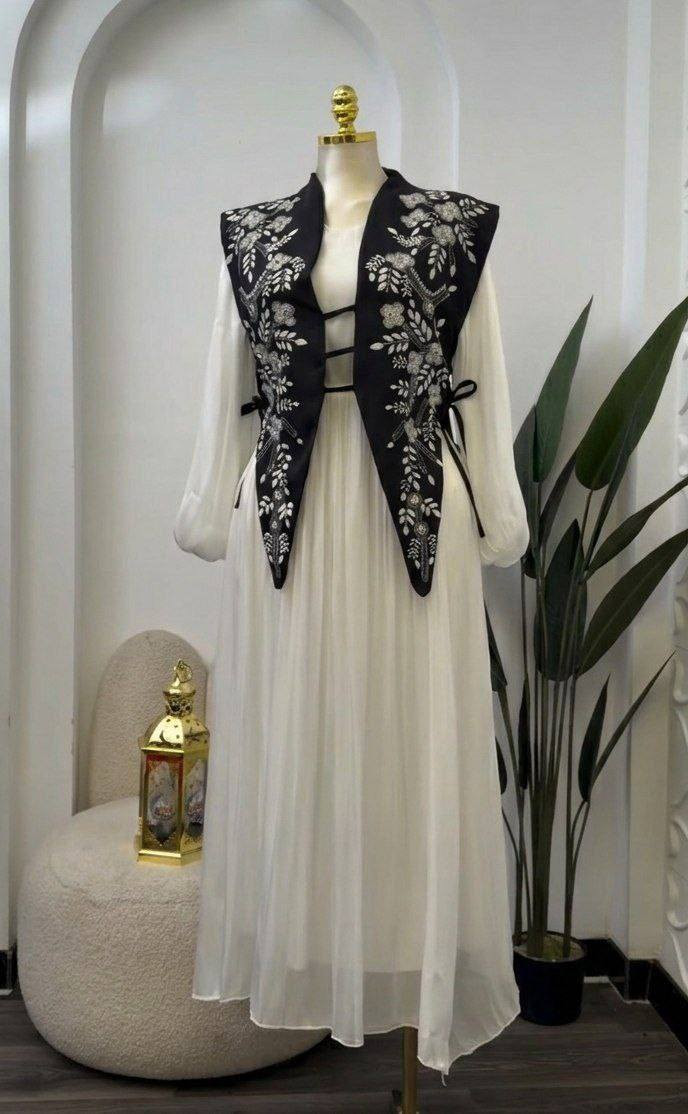 فستان مع توب 
خامة اوركنزا مبطن
38-40-42-44-46-48 التواصل والاستفسار خاص


**إذا كنت صاحب هذا الإعلان وتريد حذفه لأي سبب، رجاءا أرسل رسالة إلى الدعم الفني**