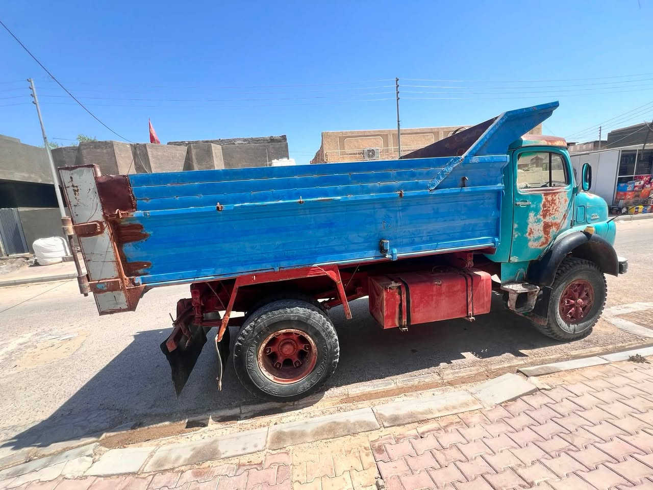 يالله ابوردين موديل75طن8مكفوله كير واكسن ومحرك وشاصي وجك مكفوله من كل عيب شراي يجي خاص  مكان سماوه مكلف بنشر هاذ رقم صاحبها***********
