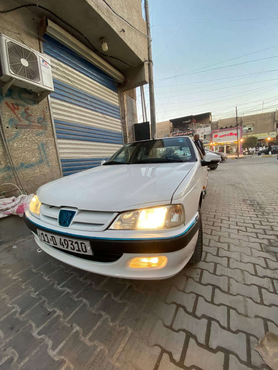 ياللة سلام عليكم اخوان
بيجو بارص موديل ٢٠١٥ ابيض 
مكفولة من الضربة عدا بارد باب الخلفي 
كير ومكينة مكفول 
صدر امامي خلفي 
باتري جديد 
رقم جديد بغداد بااسمي 
السعر ٥٨ وبيها مجال حك الجية 
***********
