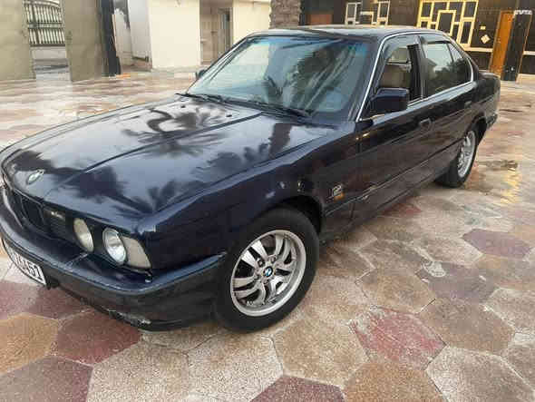 Bmw  موديل 89 محرك مفتوح    
رقم انبار  انكليزي الجديد بأسمي تحويل ثاني يوم

تايرات جديدة 

السيارة نظيفة وكاعده 

لا تبخير ولا تنقيص  

كير💯

غرفتها نظيفة   وكهربائيات شغاله 

السعر 33 وبيها مجال 

***********

مكان السيارة الرمادي
