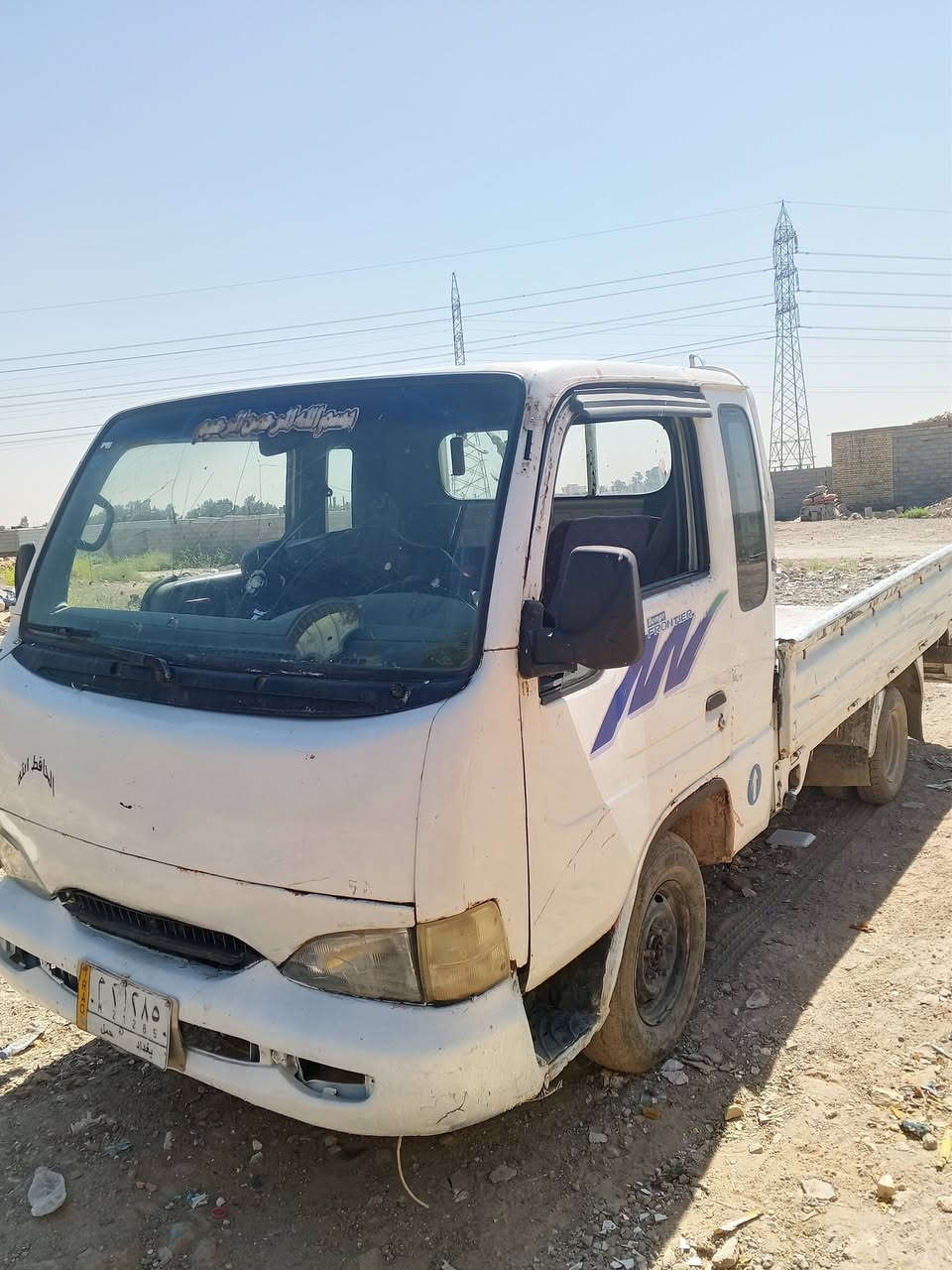 السلام عليكم.. كية سامسونج أم عيون للبيع. موديل 2000، محرك 3000، اقتصادية جداً وما تصرف. السنوية مجددة لغاية 2027، السيارة رقم بغداد وباسمي وبشرط التحويل مباشرة. السيارة حلوة ومرتبة، تايرات جديدة بالكامل وباتري جديد. الشاصي بيه فطر بسيط جداً ومصلح (ملحوم). الكهربائيات يرادلها شوية ترتيبات خفيفة. ملاحظة هامة جداً: السيارة شغالة ونكرة سلف، بس المروحة مال الحماوة طكت عندي بالطريق وبدأت تذب مي من تحتها (أعتقد بولبرين المروحة أو حوض المي). تجي تشغلها نكرة سلف بس لازم تسحبها سحب (كرين) علمود لا تحمى  بالطريق كبل للمصلح المروحة والماء. الموقع: بغداد السعر: 35 ورقة وبيه مجال بسيط. للتواصل والاتصال: ***********
