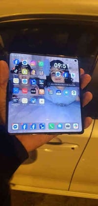 هواوي ميت x6 ذاكرة 512 بدون ملحقات بس الجهاز سعره مليون 100 نظافة 100 ...