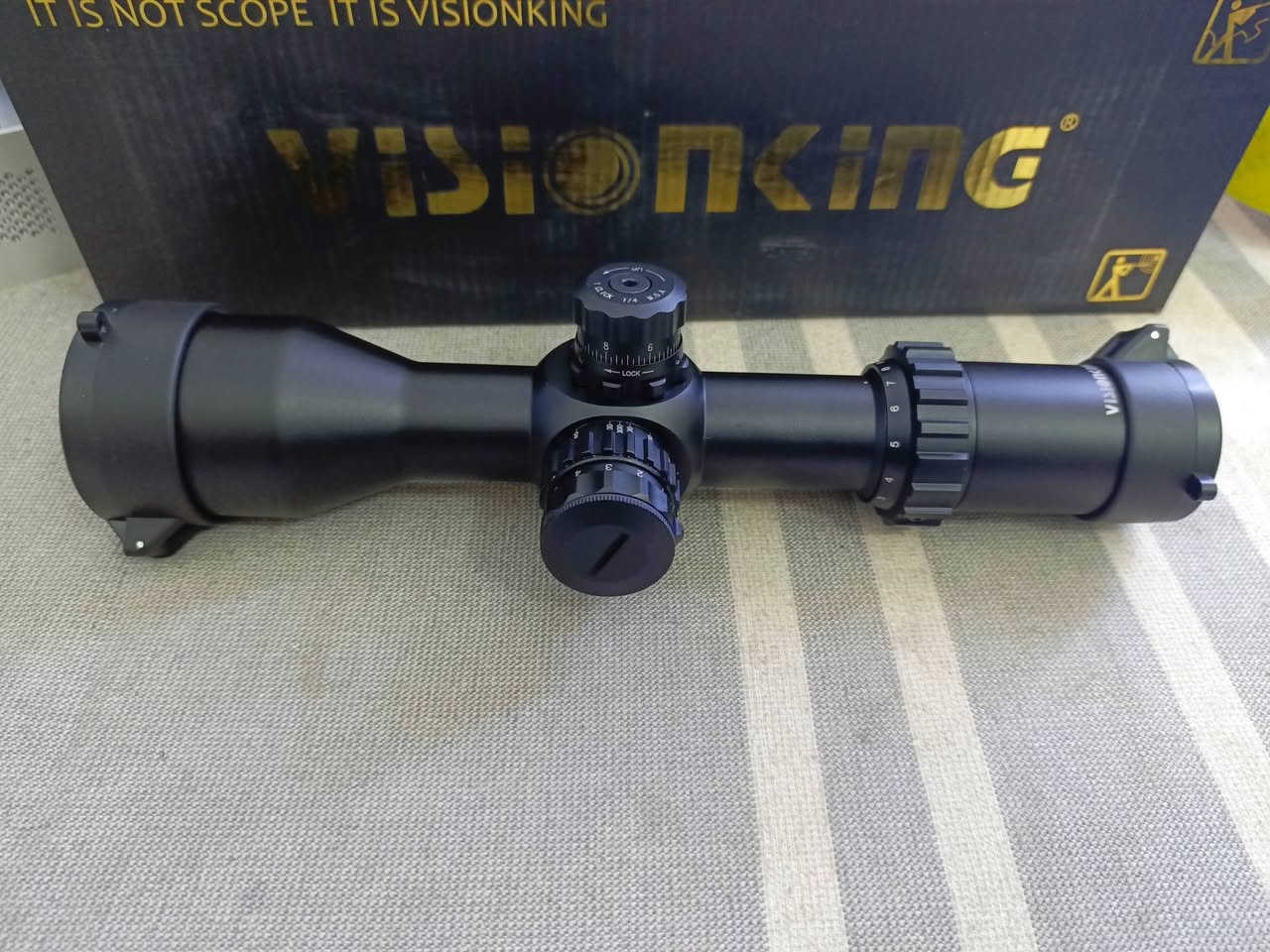 متوفر 👇👇
هذا المنتج هو منظار بندقية Visionking طراز 3-12x42. 
التكبير: يتراوح من 3x إلى 12x.
قطر العدسة الشيئية: 42 ملم.
المميزات: مضاد للماء، ومقاوم للضباب، ومصنوع من سبائك الألومنيوم المتينة.
الاستخدام: مصمم للصيد والرمي التكتيكي.


**إذا كنت صاحب هذا الإعلان وتريد حذفه لأي سبب، رجاءا أرسل رسالة إلى الدعم الفني**