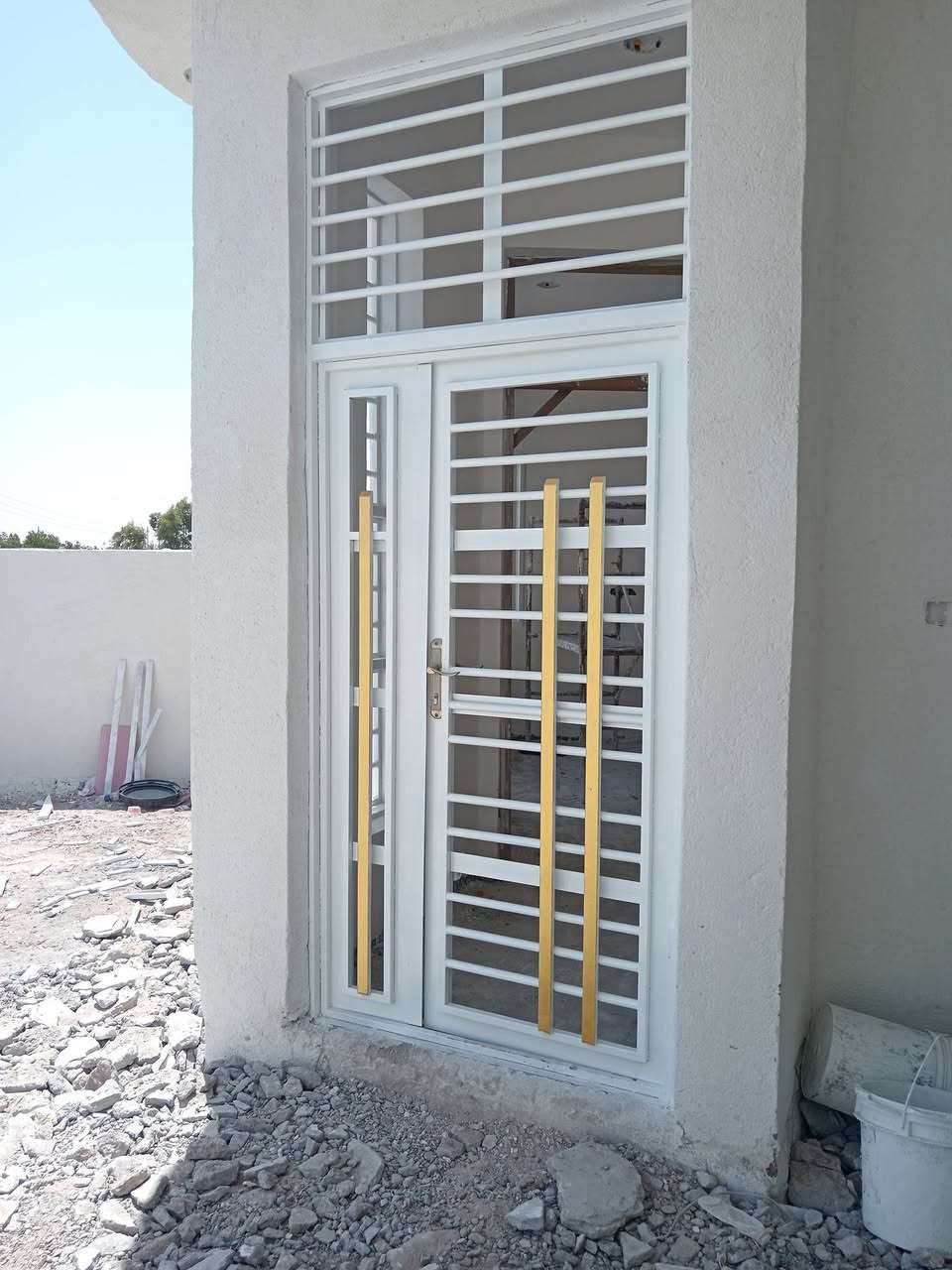 السلام عليكم صباغ شبابيك و بيبان و محجرات بنسب السعار التصال أو واتساب *********** رفع المنشور كلمت يا الله
