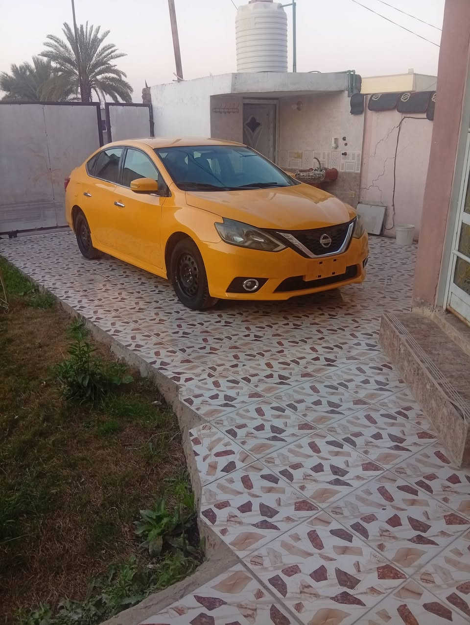 نيسان سنترا 2019واردامريكي صدرجديد اليوم طلعتها من الصبغ افريز جديد كامله مانقصها شي رقم بغداد للبيع رقمي ***********الشري يتصل السعر 115
