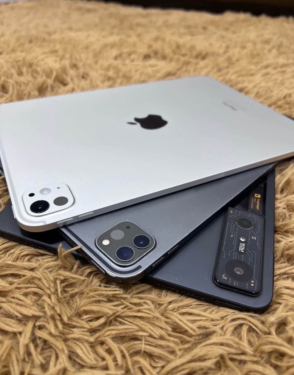 سلام عليكم 
مجموعه ايبادات ابل وريد ماجك وموبايلات
يتوفر بيع وشراء ومرواس 
ويوجود قسط عله ماستر الرافدين للموظفين

_________________

ايباد برو 
جيل ثاني 
حجم 11 
شاشة 120 فريم ببجي 
بي خط بالشاشه
سعره 375  الف 
_________________
ايباد برو
جيل ثالث 
معالج M1
حجم 11 
شاشه 120 فريم 
بي فطر بالشاشه وخط 
سعره 385  الف 
____________________
ايباد برو 
جيل رابع 
معالج M2
نضيف شخط ما بي 
فقط بي خط كأنما شخط بالشاشه 
سعره 575 
_____________
ايباد برو 
جيل رابع
معالج m2
ذاكرة 256 
مكفول 
سعره 685 الف 
_____________ 
ايباد ريد ماجك نوفا 
شاشه 144 فريم 
مبرد داخلي وتحكم بالفريمات وبالاضائه 
اقوه ايباد العاب 
مستخدم ايام شخط بكد النمله ما بي 
سعره 695 الف 
_____________
 معالج يفون 13 برو الزغير 
256 ذاكرة 
مكفول من الفتح ما واصل صيانه
بطاريه 86
بي نقطه سوده بالشاشه فقط
سعره 475 الف 
________________________
ايفون 12 برو ماكس 
مبدل شاشه بي خط وكامرات خلفيه ما تشتغل 
الباقي مكفول 
بطاريه 77 
سعره 195 الف قفل 
__________________
سامسونك A71

احدث اصدار
دبل شريحه + رام تخزين خارجي 
سعره 185 الف 

مكاني بغداد جديده /نعيريه/ فلكه رقم عشره 
ويوجود توصيل 10 لكل العراق 

***********.   واتساب بغداد, العراق
