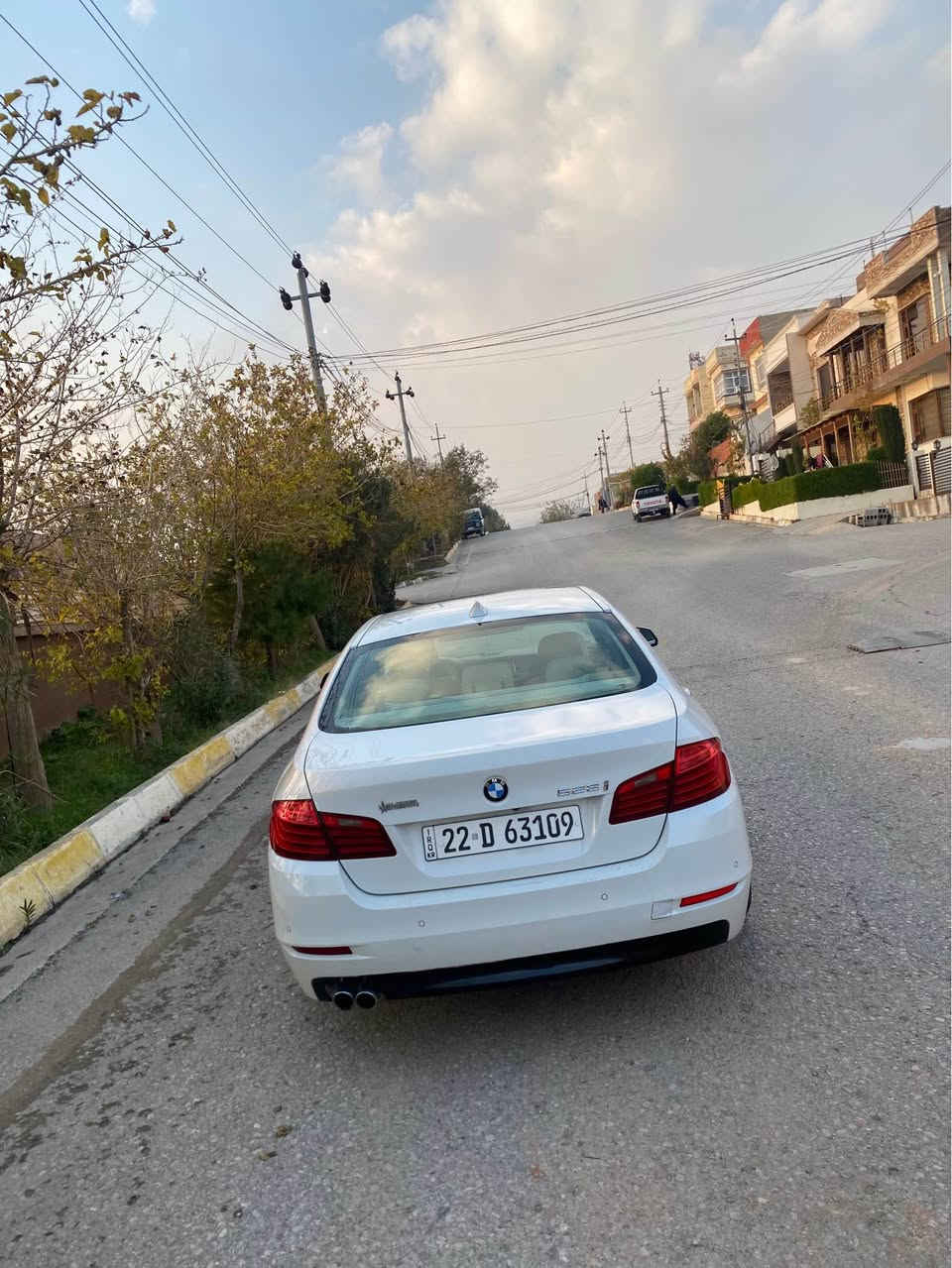 عروش BMW 528 
‏2.0L Twin Turbo
360درجة Camera
موديل 2014شركة عروش 
ماشیه 230 كم 
سونار موجود 
باب صبغ  او خشم بوند بدون دواخل او ارباك
محرك ما مفتوح
المواصـــفــــــــــــــــــــــــات 
بصمه
ابواب 4 بصمة 
ابواب 4شفط 
سلایت روف 
كشن جلد
كشن كهربائي 
داخلي قیسي
بصمة تشغیل
فتل بردة
اشاره بالمرایا
كشافات امامیه
حساسات امامیه و خلفیه
اوتو هولد 
نظام القیاده ٳیكو و نورمال و سبورت و سبورت بلاص
كير سبورت بسكان 
تحکم استیرن
بريك بصمه
و موصفات اخری معروفه لل BM
السعر ١٨٥$ ومجال بسيط
مكان سيارة كويه
للاستفسار  واتساب/[*********** كويسينجاك, أربيل
