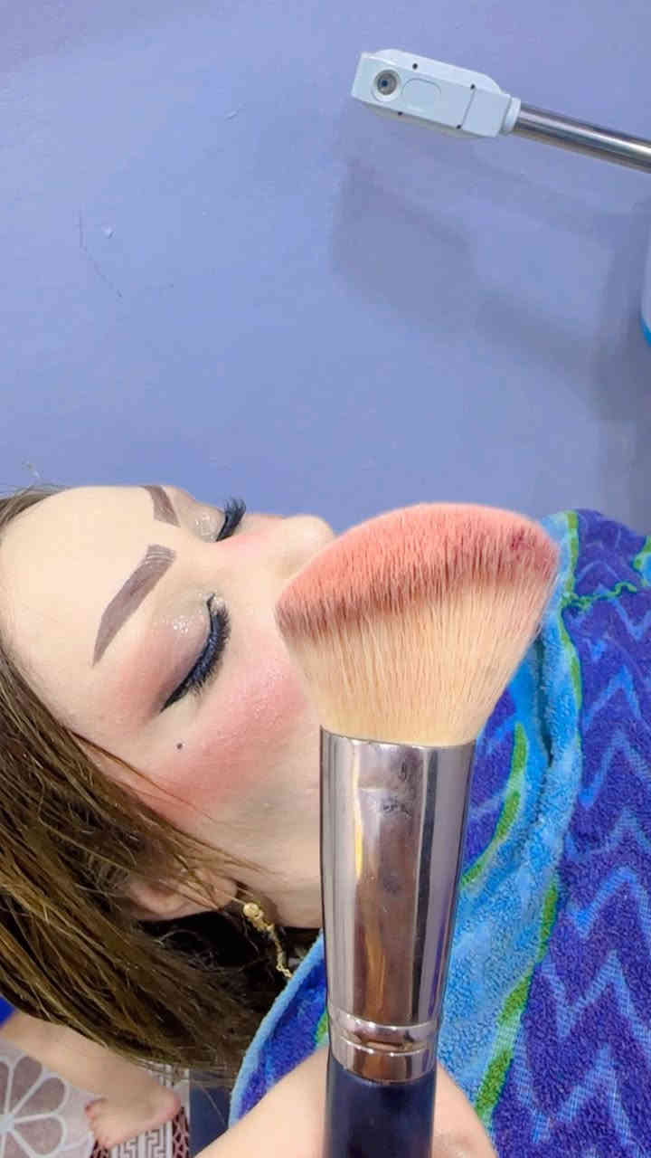 هلو حبايب عروض رأس السنة 🌲

تاتو بلوك ٢٠فايبروز٣٠. توريد شفة ٢٠

مسح حاجب كامل ٢٠اطراف١٠
رموش طرفي١٠كامل٢٠اي تكنيك مطلوب
تنضيف بشرة عميق جهاز الهايدروفيشل ١٠
قسم الاصباغ…
صبغ شعر قصير ١٠وسظ١٥طويل٢٠طويل جدا٢٥بدون قصر
ميش شعر قصير جدا١٥قصير٢٠وسط٢٥طويل٣٥طويل جدا٤٥
معالج شعر بارد للشعر القصير١٠الوسط١٥وسط كثيف ٢٠قص شعر مع شسوار ٥…..
تسريح خصم يحدد بعد المعاينة
توريد شفة٢٠
مكياج مدعوة ١٥مع الرموش…
عنواني كوت زويريجات مقابل مركزالشباب***********
