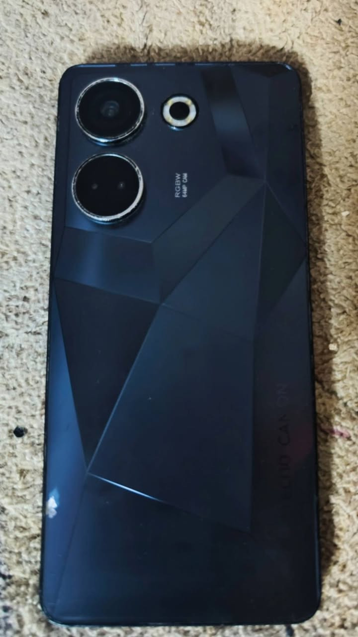 TECNO CAMON 20 Pro جهاز نظيف ذاكره 256 عشوائيه 8 + 8 سعره 110 الرقم واتساب ***********
